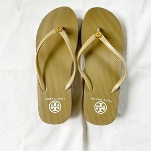 Tory Burch Tan Wedge Flip Flops 10/11